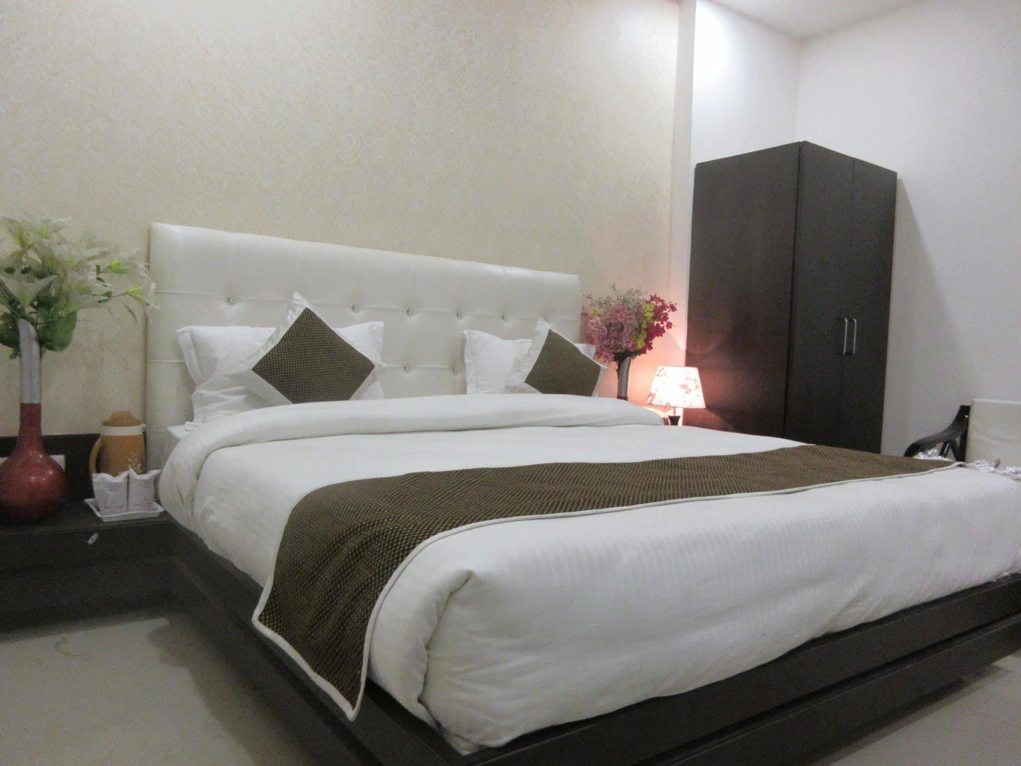 โรงแรมริยา พาเลส อัครา ภายนอก รูปภาพ